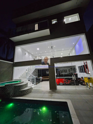 Imagem Casa com 3 Quartos à Venda, 330 m² em Barueri Imagem Casa com 3 Quartos à Venda, 330 m² em Barueri