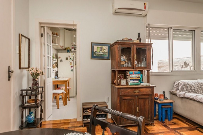 Imagem Imóvel com 2 Quartos à Venda, 60 m² em São João - Porto Alegre Imagem Imóvel com 2 Quartos à Venda, 60 m² em São João - Porto Alegre