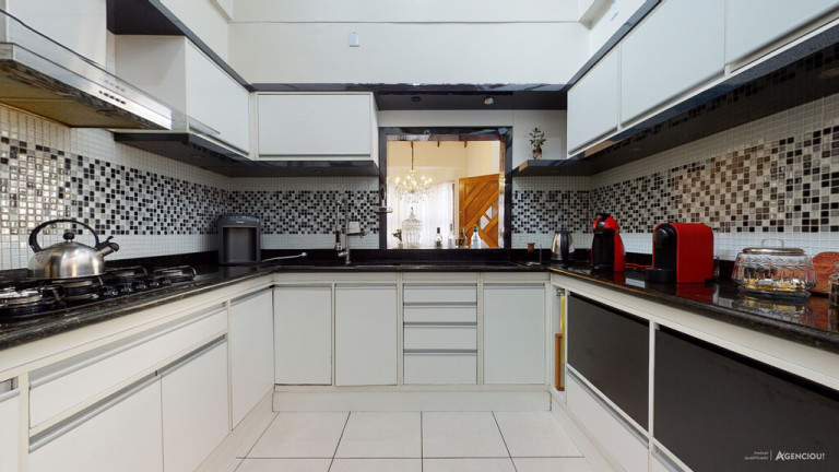 Imagem Casa com 3 Quartos à Venda, 300 m² em Parque Dos Maias - Porto Alegre Imagem Casa com 3 Quartos à Venda, 300 m² em Parque Dos Maias - Porto Alegre