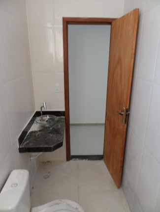 Imagem Casa com 2 Quartos à Venda, 150 m²