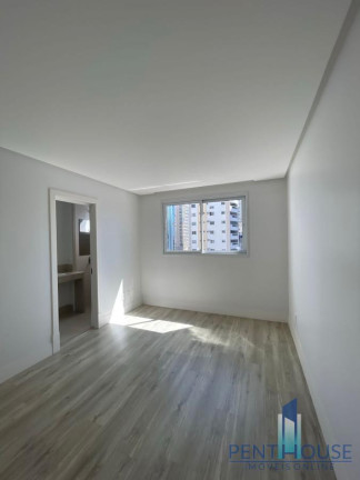 Imagem Apartamento com 3 Quartos à Venda, 136 m² em Centro - Balneário Camboriú Imagem Apartamento com 3 Quartos à Venda, 136 m² em Centro - Balneário Camboriú