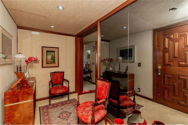 Imagem Imóvel com 3 Quartos à Venda, em Moinhos De Vento - Porto Alegre Imagem Imóvel com 3 Quartos à Venda, em Moinhos De Vento - Porto Alegre