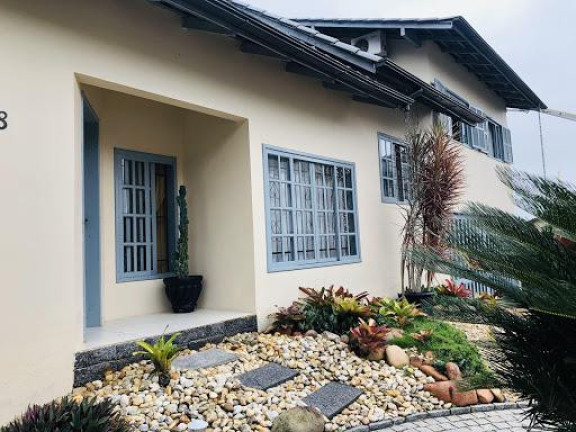 Imagem Casa com 5 Quartos à Venda, 230 m² em Saguaçu - Joinville