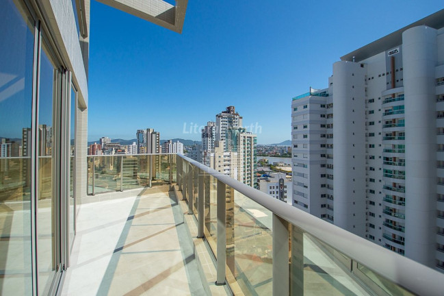 Imagem Cobertura com 3 Quartos à Venda, 239 m² em Centro - Itajaí