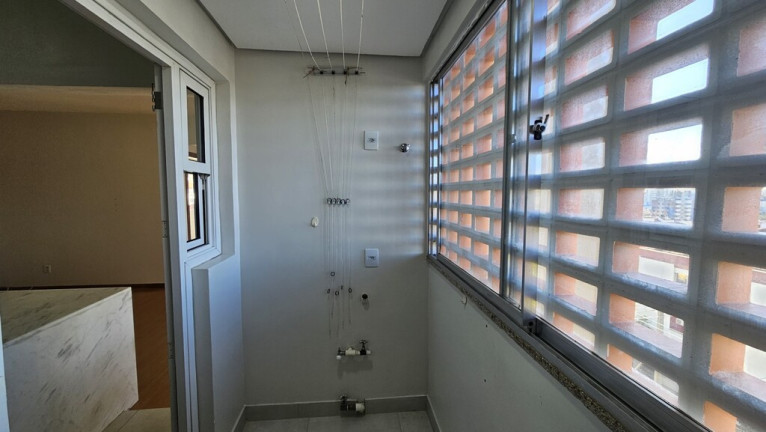 Imagem Imóvel com 2 Quartos à Venda,  em Passo Da Areia - Porto Alegre