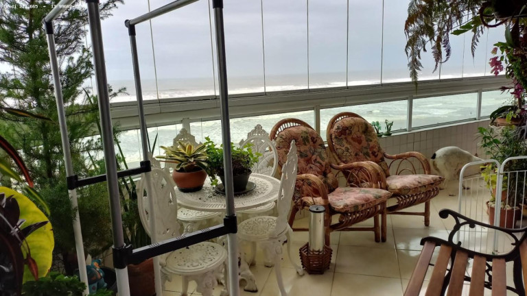 Imagem Imóvel com 3 Quartos à Venda, 112 m² em Maracanã - Praia Grande Imagem Imóvel com 3 Quartos à Venda, 112 m² em Maracanã - Praia Grande