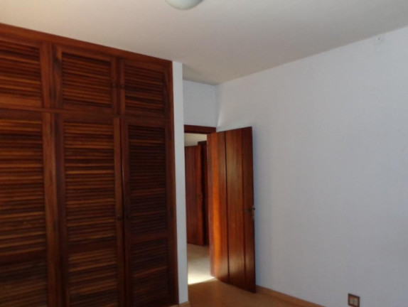 Imagem Sobrado com 4 Quartos à Venda, 850 m² em Interlagos - São Paulo Imagem Sobrado com 4 Quartos à Venda, 850 m² em Interlagos - São Paulo