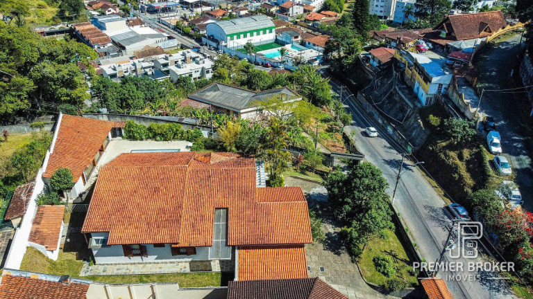 Imagem Casa com 4 Quartos à Venda, 289 m² em Tijuca - Teresópolis Imagem Casa com 4 Quartos à Venda, 289 m² em Tijuca - Teresópolis