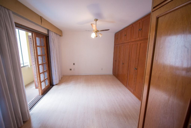 Imagem Casa com 4 Quartos à Venda, 272 m² em Rio Branco - Porto Alegre Imagem Casa com 4 Quartos à Venda, 272 m² em Rio Branco - Porto Alegre