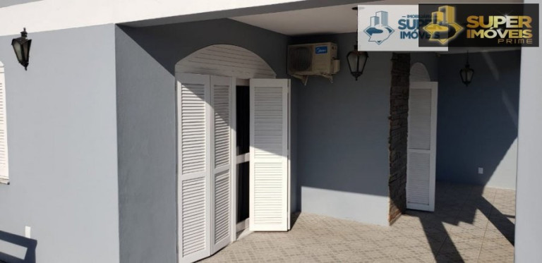 Imagem Casa com 3 Quartos à Venda, 300 m² em Centro - Pelotas
