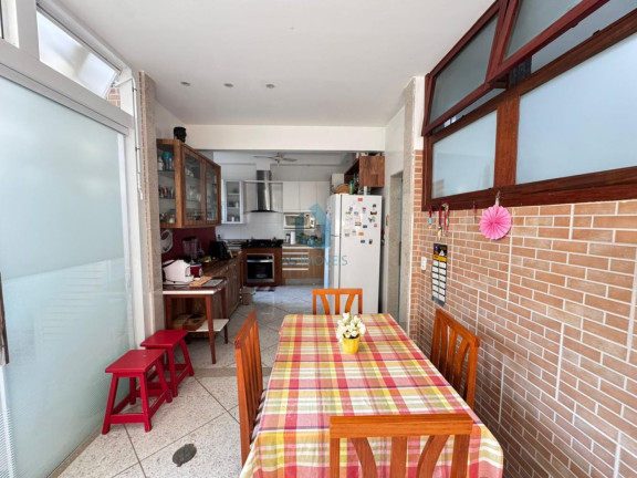 Imagem Casa com 8 Quartos à Venda, 216 m² em Centro - Cabo Frio