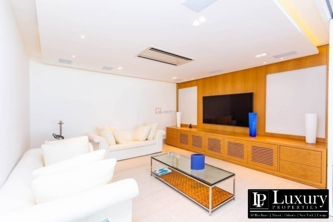 Imagem Casa com 8 Quartos à Venda, 647 m² em Tabatinga - Caraguatatuba Imagem Casa com 8 Quartos à Venda, 647 m² em Tabatinga - Caraguatatuba