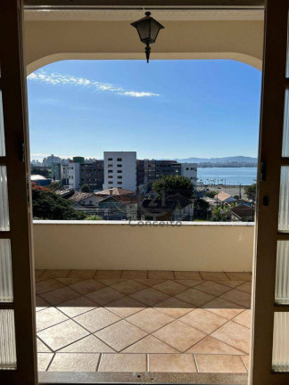 Imagem Casa com 4 Quartos à Venda, 211 m² em Centro - São José