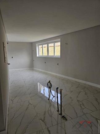 Imagem Sobrado com 4 Quartos à Venda, 411 m² em Glória - Joinville