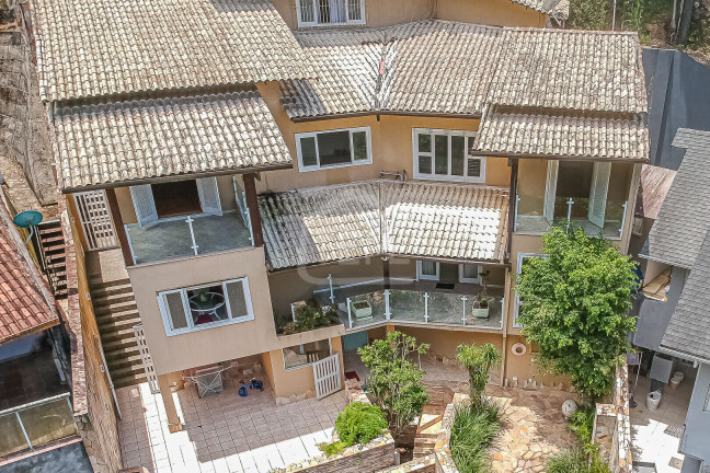 Imagem Casa com 5 Quartos à Venda, 280 m² em Matapaca - Niterói