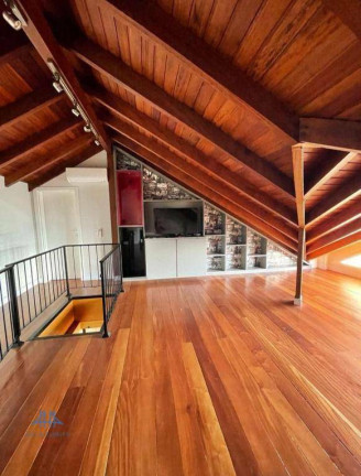 Imagem Casa com 3 Quartos à Venda, 284 m² em Agronômica - Florianópolis Imagem Casa com 3 Quartos à Venda, 284 m² em Agronômica - Florianópolis