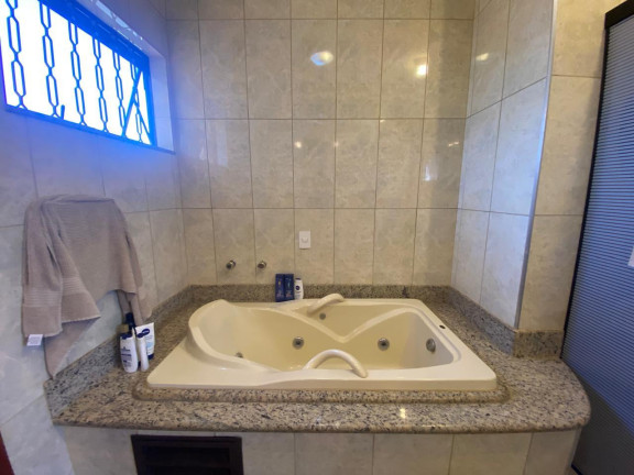 Imagem Sobrado com 3 Quartos à Venda, 266 m² em Vila Planalto - Campo Grande