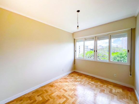 Imagem Imóvel com 4 Quartos à Venda, 226 m² em Moinhos De Vento - Porto Alegre Imagem Imóvel com 4 Quartos à Venda, 226 m² em Moinhos De Vento - Porto Alegre