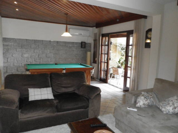 Imagem Casa com 4 Quartos à Venda, 256 m² em Santinho - Florianópolis Imagem Casa com 4 Quartos à Venda, 256 m² em Santinho - Florianópolis
