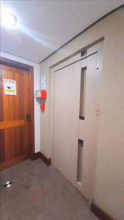 Imagem Imóvel com 2 Quartos à Venda, 74 m² em Santana - Porto Alegre Imagem Imóvel com 2 Quartos à Venda, 74 m² em Santana - Porto Alegre