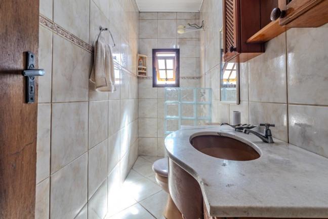 Imagem Casa com 5 Quartos à Venda, 270 m² em Sarandi - Porto Alegre Imagem Casa com 5 Quartos à Venda, 270 m² em Sarandi - Porto Alegre