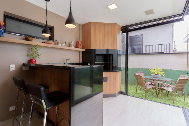Imagem Casa com 2 Quartos à Venda, 297 m² em Pinheirinho - Curitiba Imagem Casa com 2 Quartos à Venda, 297 m² em Pinheirinho - Curitiba