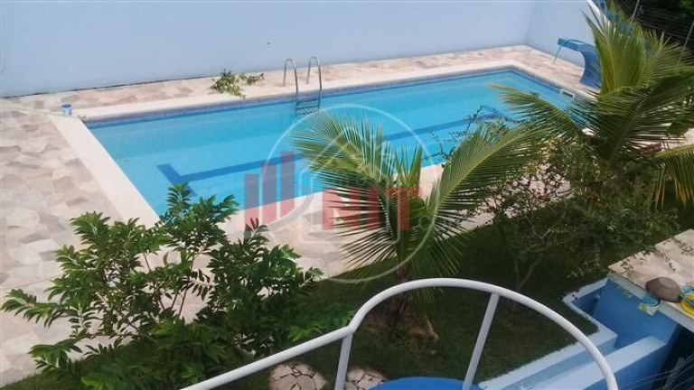Imagem Casa com 3 Quartos à Venda, 320 m² em Pendotiba - Niterói