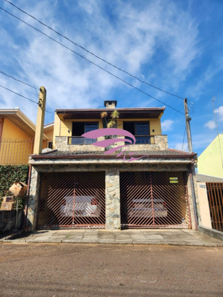 Casa com 3 Quartos à Venda, 246 m² em Xaxim - Curitiba