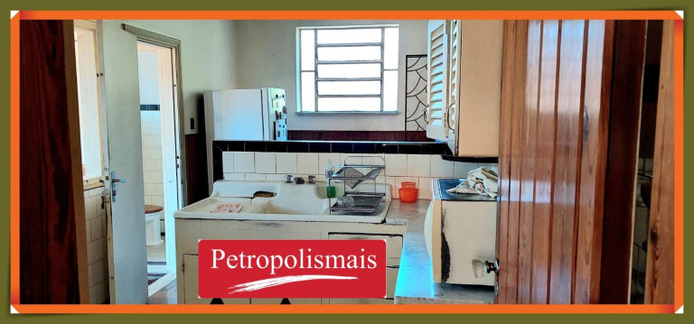 Imagem Casa com 4 Quartos à Venda, 234 m² em Valparaíso - Petrópolis Imagem Casa com 4 Quartos à Venda, 234 m² em Valparaíso - Petrópolis