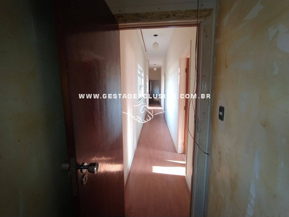 Imagem Sobrado com 4 Quartos à Venda, 258 m² em Centro - Itatiba