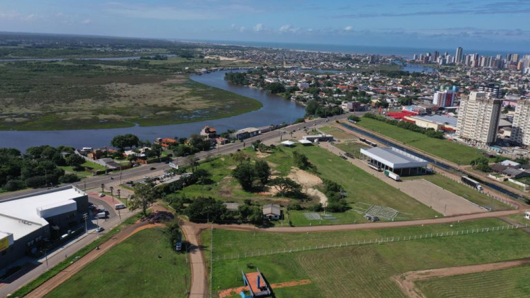 Imagem Terreno à Venda, 10.645 m² em Beira Mar - Torres