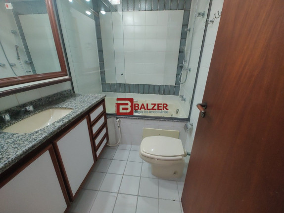 Imagem Apartamento com 3 Quartos à Venda, 122 m² em Centro - Florianópolis Imagem Apartamento com 3 Quartos à Venda, 122 m² em Centro - Florianópolis