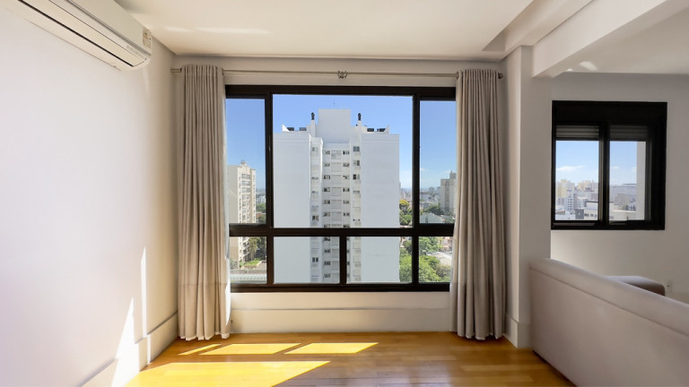Imagem Imóvel com 3 Quartos à Venda,  em Passo Da Areia - Porto Alegre