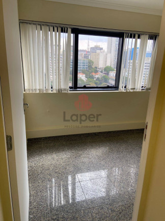 Sala Comercial à Venda, 30 m² em Liberdade - São Paulo