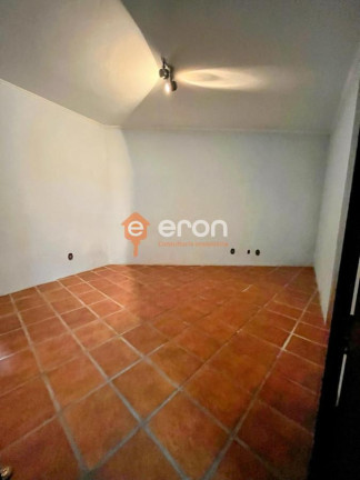 Imagem Casa com 3 Quartos à Venda, 261 m² Imagem Casa com 3 Quartos à Venda, 261 m²