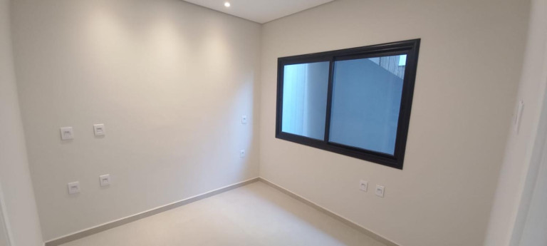Imagem Imóvel com 4 Quartos à Venda, 200 m² Imagem Imóvel com 4 Quartos à Venda, 200 m²