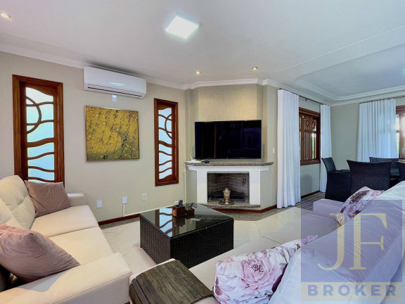 Imagem Casa com 5 Quartos para Temporada, 350 m² em Jurerê Internacional - Florianópolis Imagem Casa com 5 Quartos para Temporada, 350 m² em Jurerê Internacional - Florianópolis