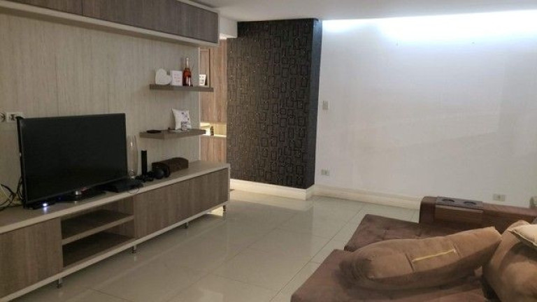 Imagem Casa com 3 Quartos à Venda, 232 m² em Uberaba - Curitiba