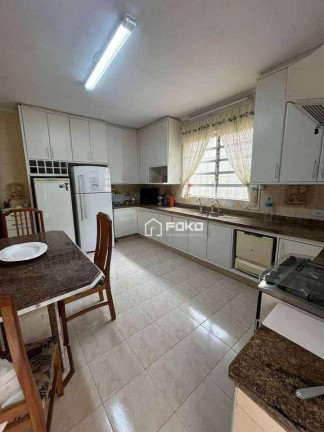 Imagem Casa com 4 Quartos para Alugar, 224 m² em Jardim Maria Helena - Guarulhos Imagem Casa com 4 Quartos para Alugar, 224 m² em Jardim Maria Helena - Guarulhos