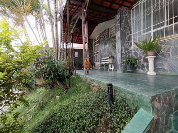 Imagem Casa com 3 Quartos à Venda, 161 m² Imagem Casa com 3 Quartos à Venda, 161 m²