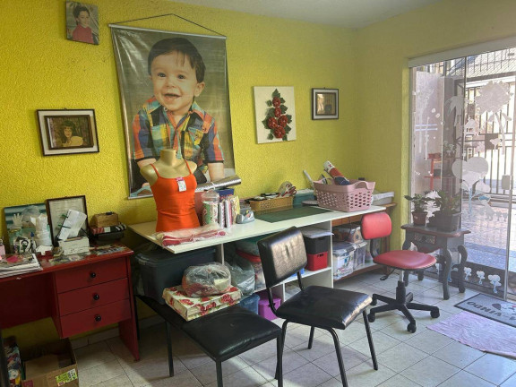 Imagem Casa com 6 Quartos à Venda, 160 m² em Sítio Cercado - Curitiba Imagem Casa com 6 Quartos à Venda, 160 m² em Sítio Cercado - Curitiba