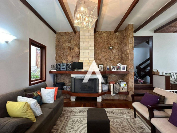 Imagem Casa com 4 Quartos à Venda, 177 m² em Granja Guarani - Teresópolis Imagem Casa com 4 Quartos à Venda, 177 m² em Granja Guarani - Teresópolis