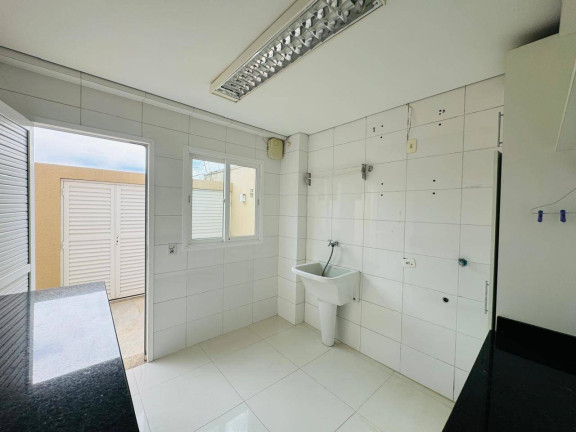 Imagem Casa com 4 Quartos para Alugar, 750 m² em Praia Dos Amores - Balneário Camboriú