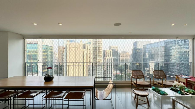 Imagem Apartamento com 3 Quartos à Venda, 223 m² em Itaim Bibi - São Paulo