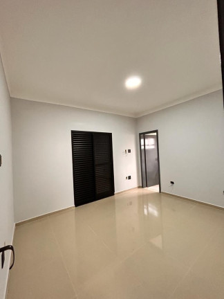 Imagem Casa com 3 Quartos à Venda, 250 m² em Caiçara - Praia Grande Imagem Casa com 3 Quartos à Venda, 250 m² em Caiçara - Praia Grande
