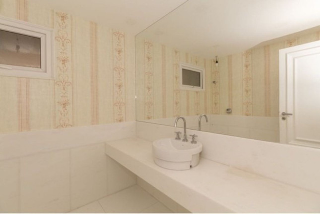 Imagem Casa com 5 Quartos à Venda, 1.600 m² em Portão - Lauro De Freitas Imagem Casa com 5 Quartos à Venda, 1.600 m² em Portão - Lauro De Freitas