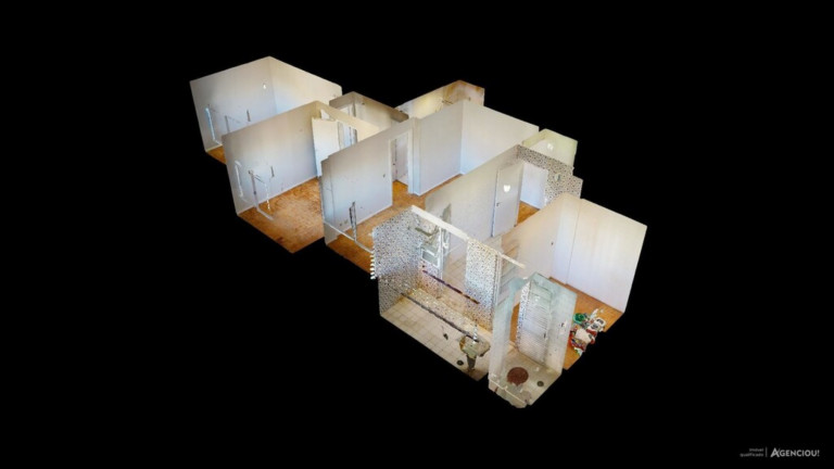Imagem Imóvel com 2 Quartos à Venda, 74 m² em Menino Deus - Porto Alegre Imagem Imóvel com 2 Quartos à Venda, 74 m² em Menino Deus - Porto Alegre