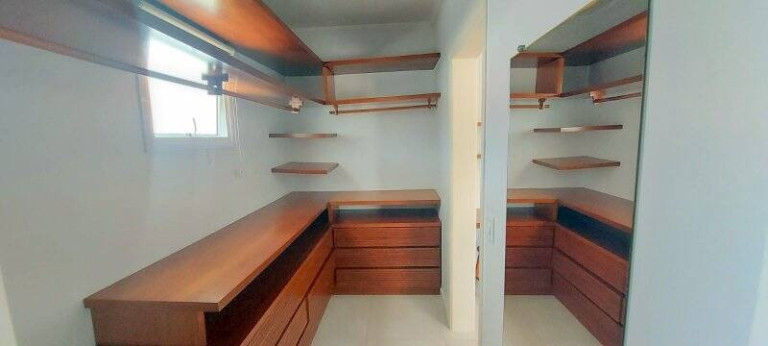 Imagem Casa com 5 Quartos à Venda, 360 m² em Bougainvillee 3 - Peruíbe Imagem Casa com 5 Quartos à Venda, 360 m² em Bougainvillee 3 - Peruíbe