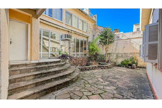 Imagem Casa com 4 Quartos à Venda, 245 m² em Petrópolis - Porto Alegre Imagem Casa com 4 Quartos à Venda, 245 m² em Petrópolis - Porto Alegre