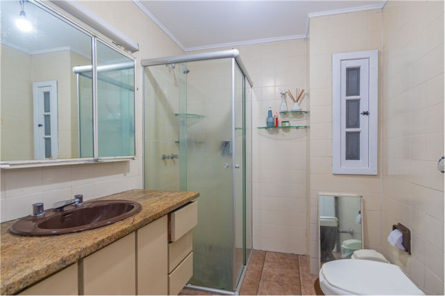 Imagem Imóvel com 3 Quartos à Venda, em Auxiliadora - Porto Alegre Imagem Imóvel com 3 Quartos à Venda, em Auxiliadora - Porto Alegre